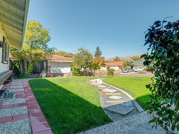 3rd image of 3993 Forestwood Dr