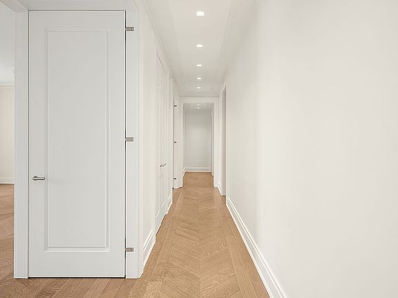 4th image of 225 W 86th St APT 910
