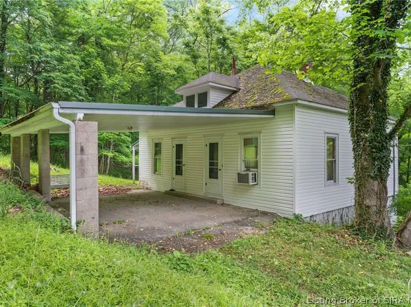 111 Temple Street, English, IN 47118