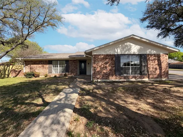 1000 Dorsey St, Burleson, TX 76028