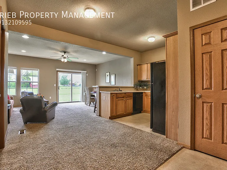 856 S Woodson Ct — Photo 5