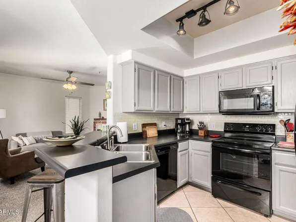 750 E NORTHERN Avenue #2005, Phoenix, AZ 85020