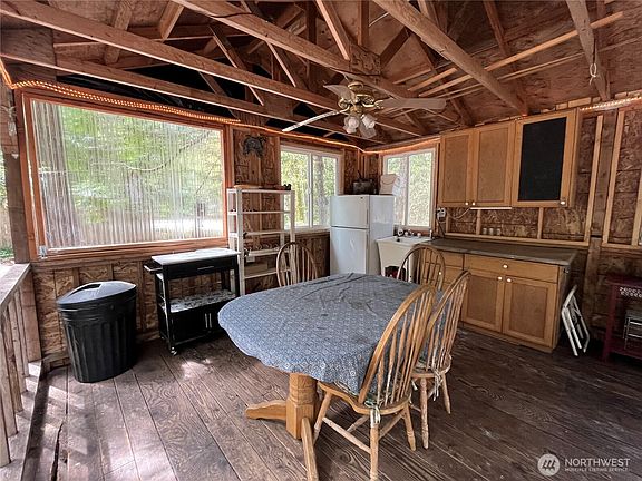 4th image of 170 N Mount Washington Drive