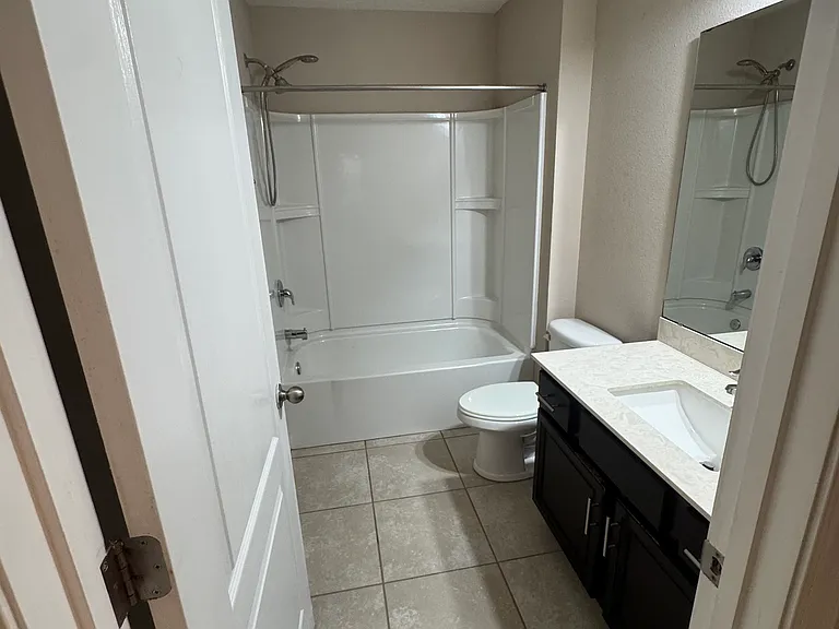 4136 Grayfield Ln — Photo 3