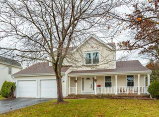 1204 Westport Rdg, Crystal Lake, IL 60014