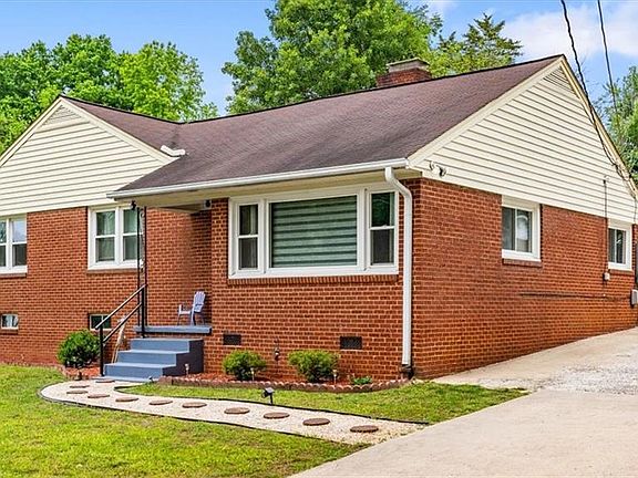 3rd image of 206 Forestrose Dr