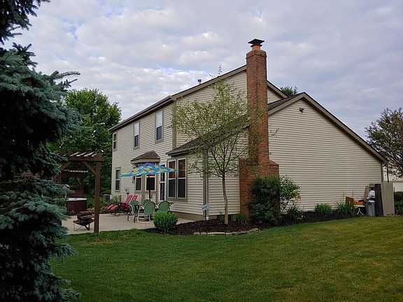 3rd image of 816 Scott Ct