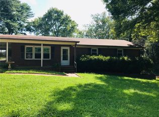5724 Nylon Dr, Winston Salem, NC 27105