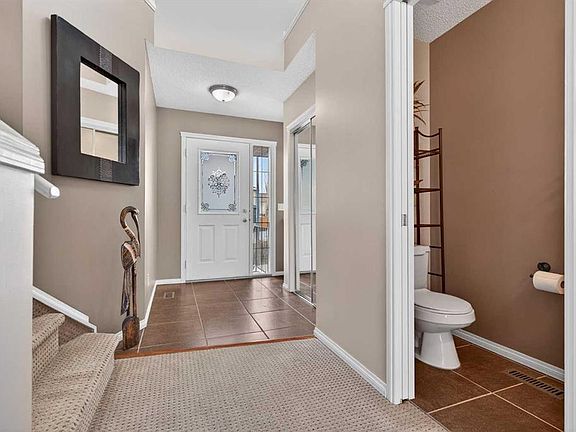 4th image of 7 N Cougar Ridge Bay SW