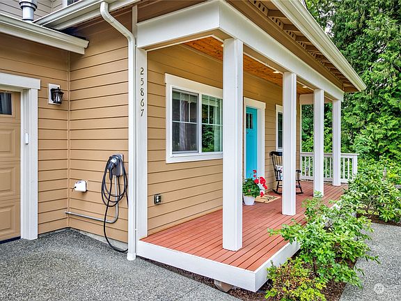 3rd image of 25867 Arklow Place NE