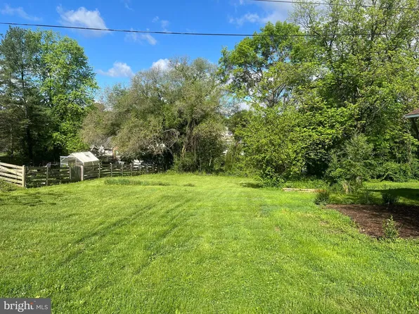 Brownville Ln, Charles Town, WV 25414