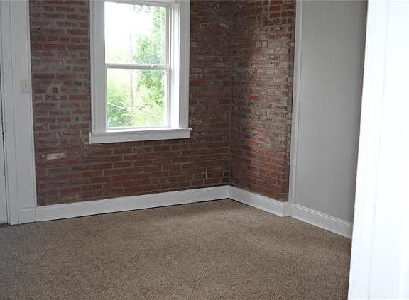 5th image of 3826 Wisconsin Ave
