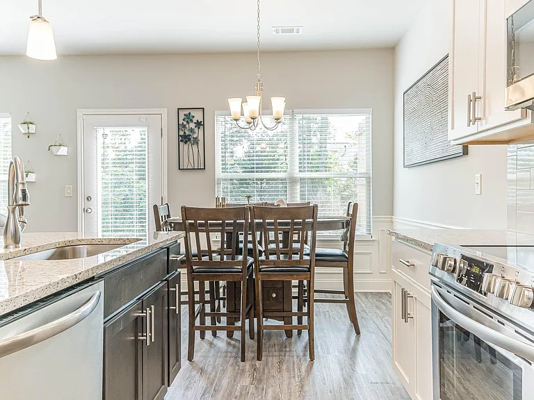 1380 Sugar Glen Ct — Photo 35