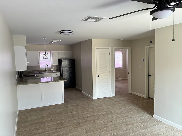 3001 E Price St #9 — Photo 17