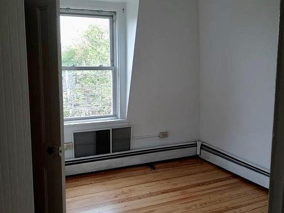 5th image of 164 Daniel Low Ter Floor 3