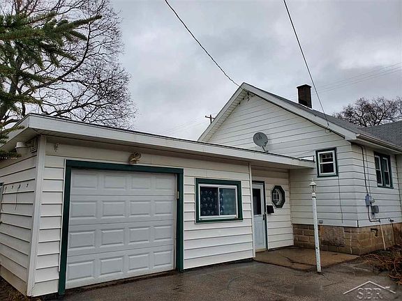 3rd image of 3405 Mackinaw St