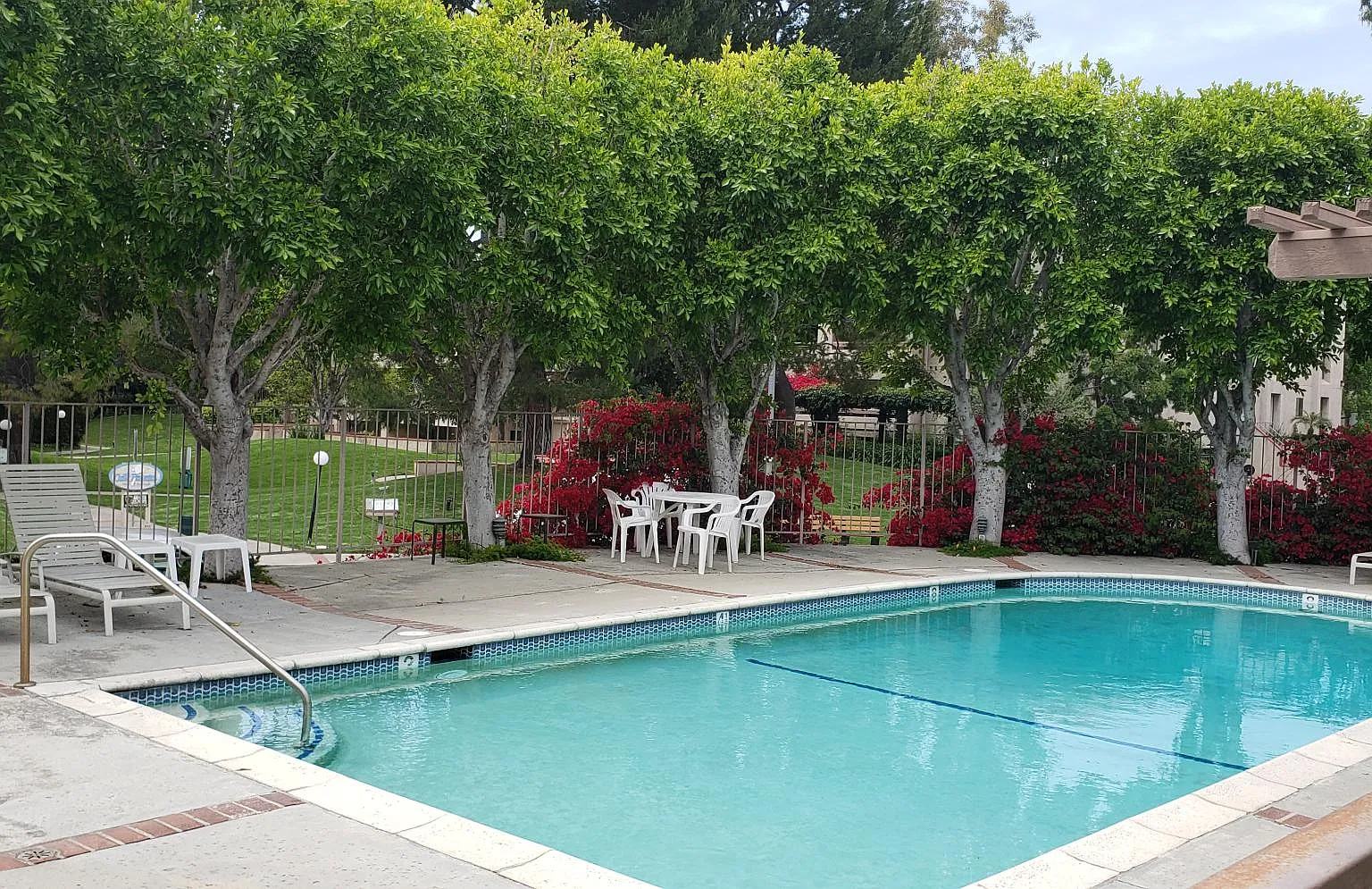 15215 Magnolia Blvd — Photo 4