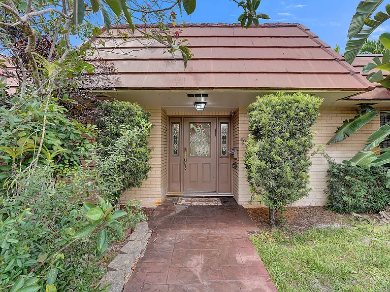 4721 Sarazen Dr — Photo 1