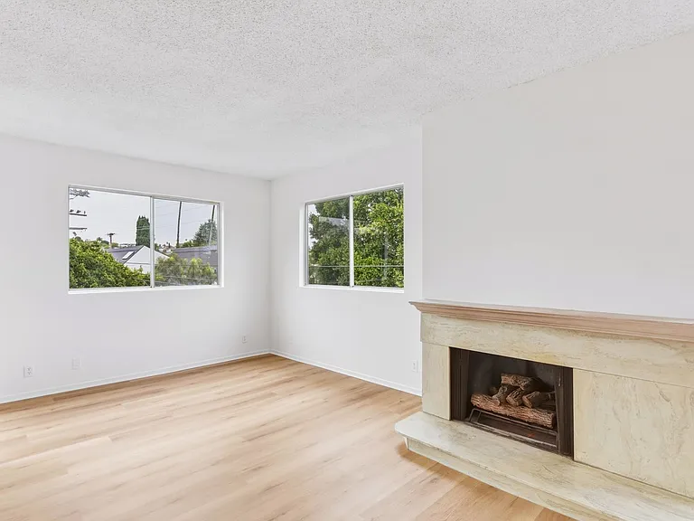 808 Princeton St #D — Photo 7
