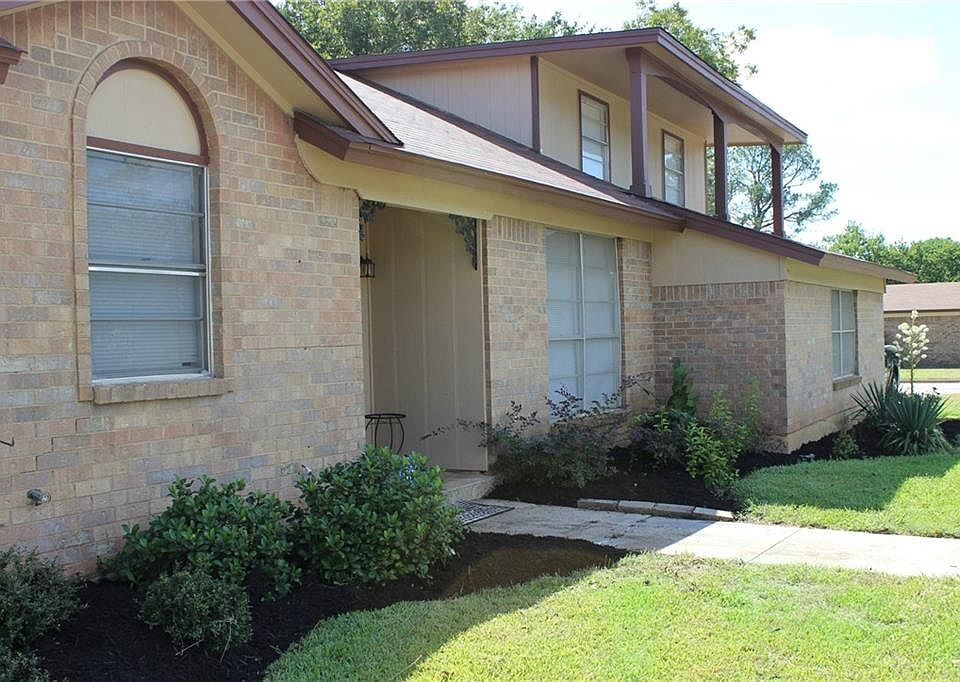 1st image of 3300 Oak Timber Dr