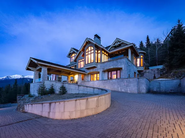3833 Sunridge Dr, Whistler, BC V8E 0W1