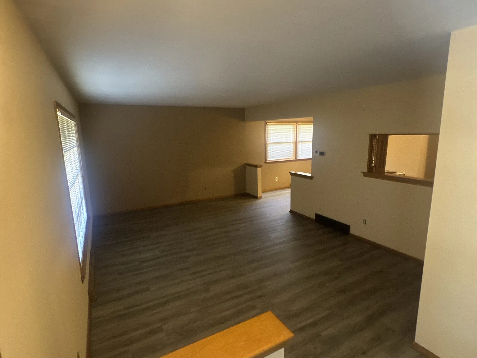 3 bed, 1.5 bath, 2033 sqft, $2,600 — Photo 3