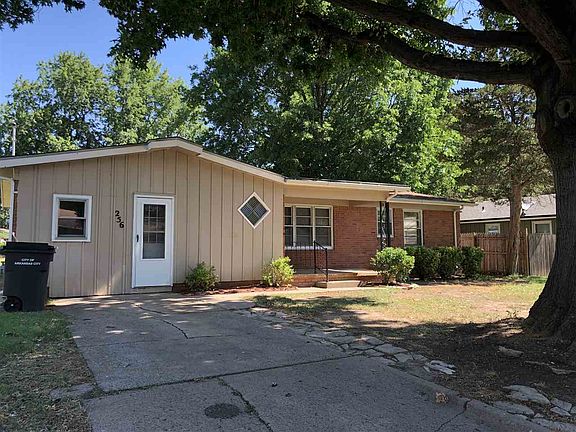 2nd image of 256 Greenway Rd