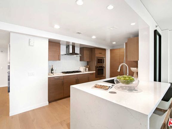 3rd image of 13650 Marina Pointe Dr Unit 1109