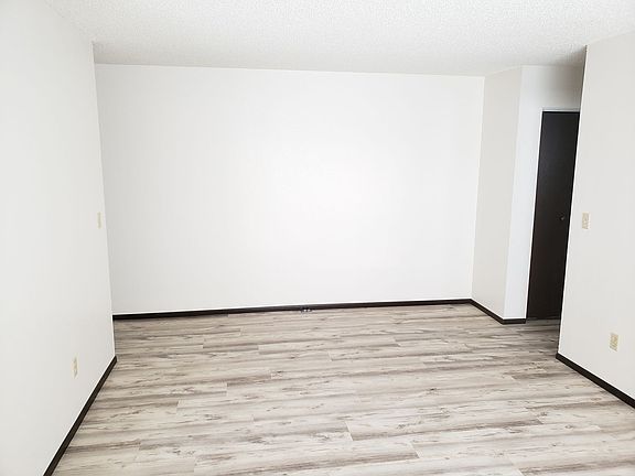 2nd image of 350 5th St NE APT 4