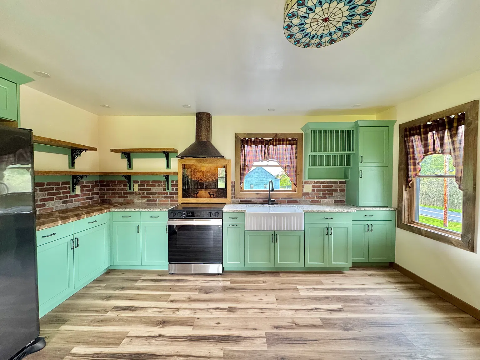 2 bed, 1800 sqft, $2,800 — Photo 4