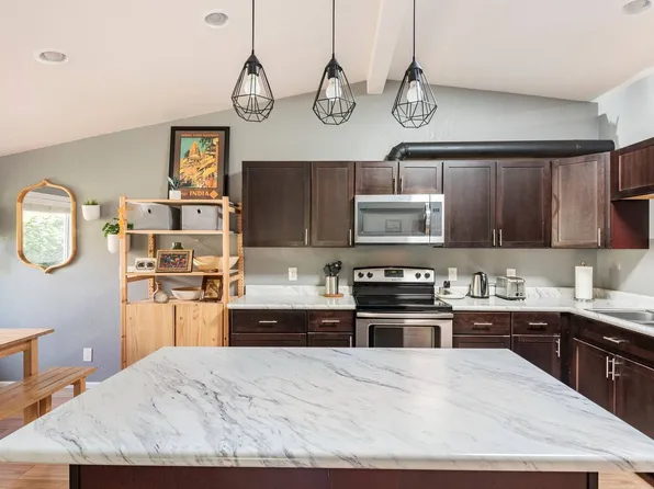 16801 SE Webster Rd, Gladstone, OR 97027