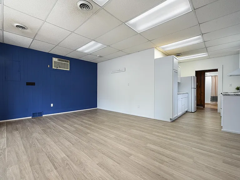 Open Layout to Kitchen
