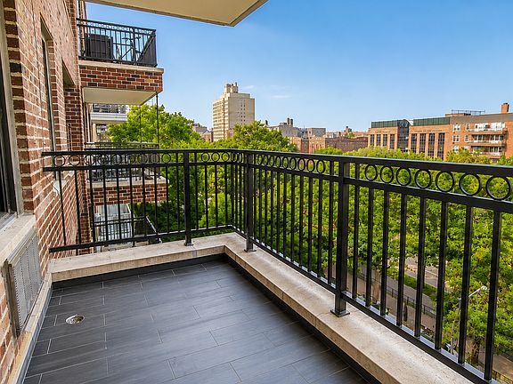 2nd image of 540 Ocean Pkwy APT 5