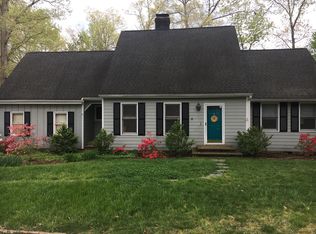 8401 Summit Acres Dr, North Chesterfield, VA 23235