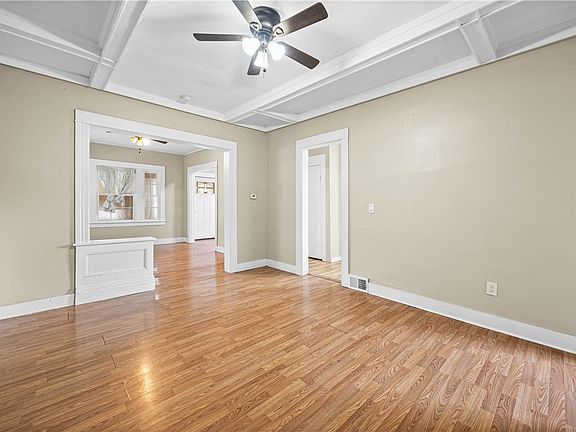 5th image of 379 Ridgeway Ave