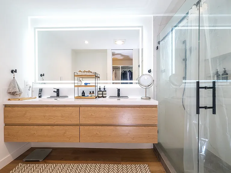1639 Harbor Ave SW #301 — Photo 12