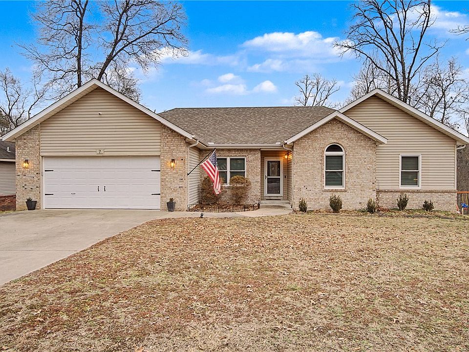 1st image of 7 Shropshire Dr