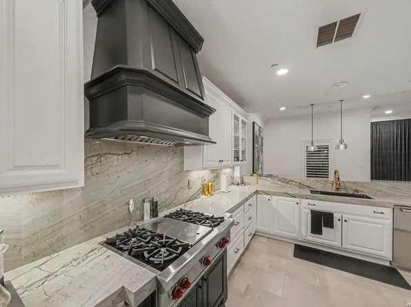 123 EATON ST #102, Alamo Heights, TX 78209