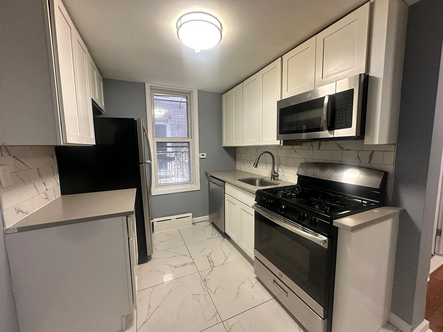 246 Clendenny Ave — Photo 1