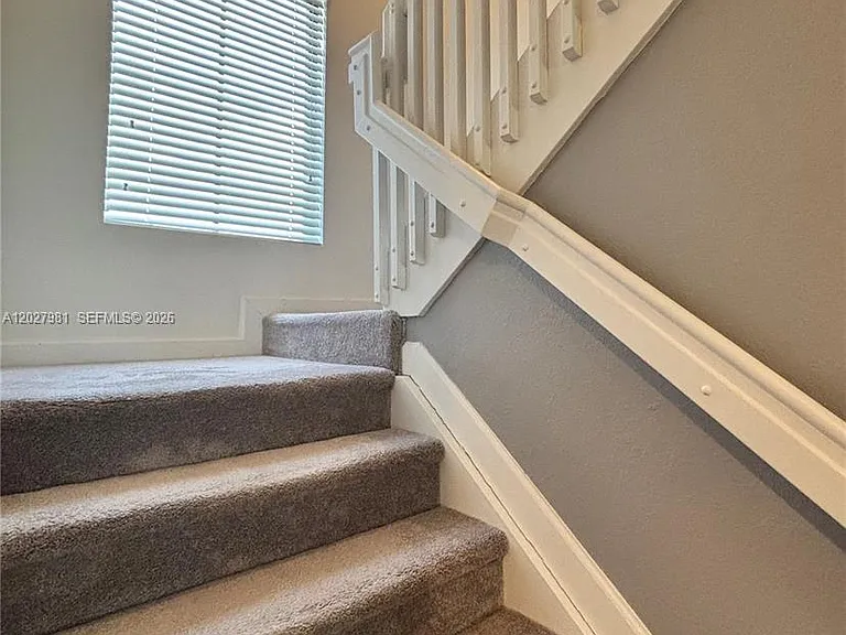 10251 SW 231st Ln — Photo 9