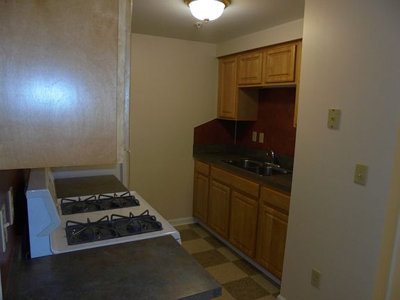 3rd image of 156 Main St APT A