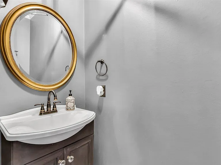 2111 Riverside Dr — Photo 23