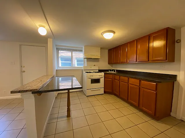 1 bed, 600 sqft, $1,200 — Photo 3