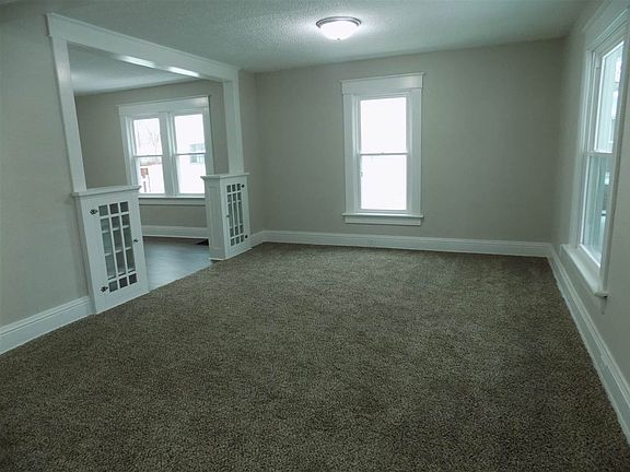 4th image of 2211 Pleasant Plain Ave