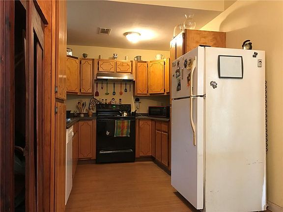 5th image of 1105 Devonshire Dr