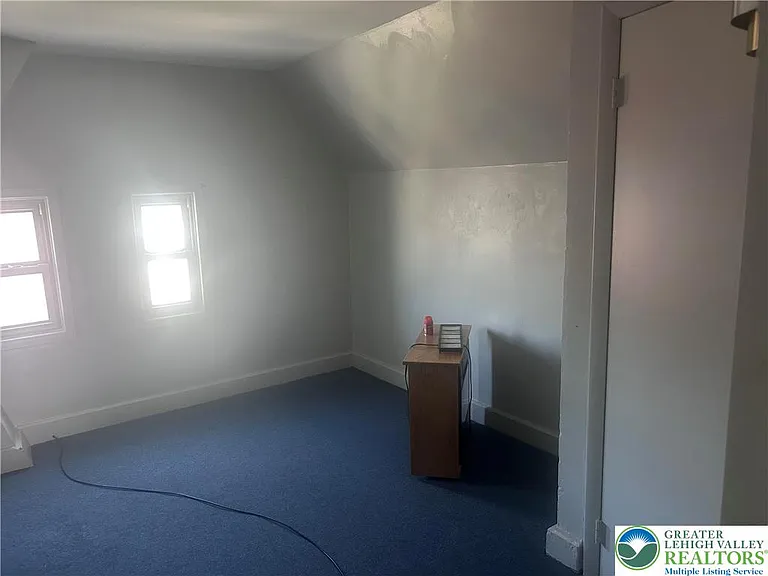 146 W Broad St #3 — Photo 3