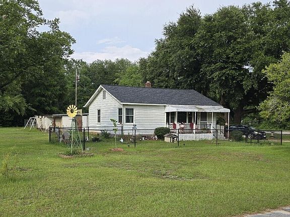 2nd image of 116 Oakwood Dr