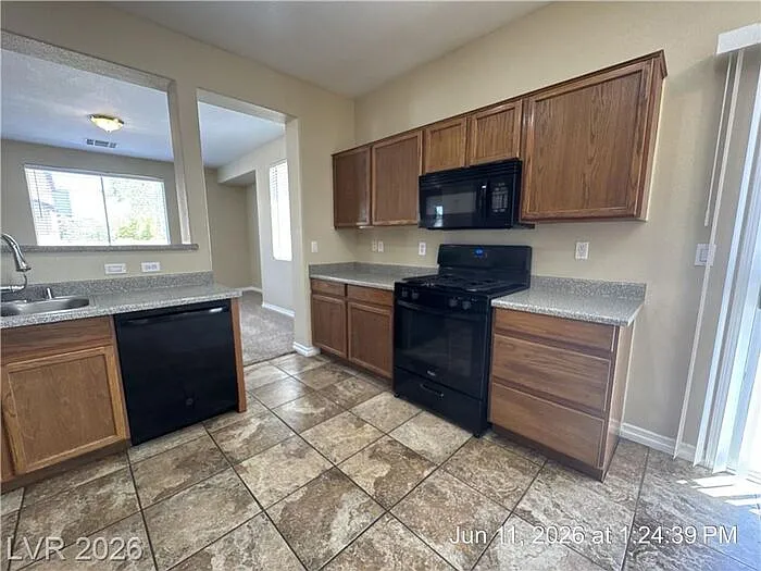 8465 Adams Valley St — Photo 12