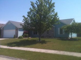 304 Valley Meadows Ln, Kendallville, IN