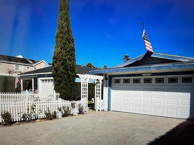 Garage in Front of house
